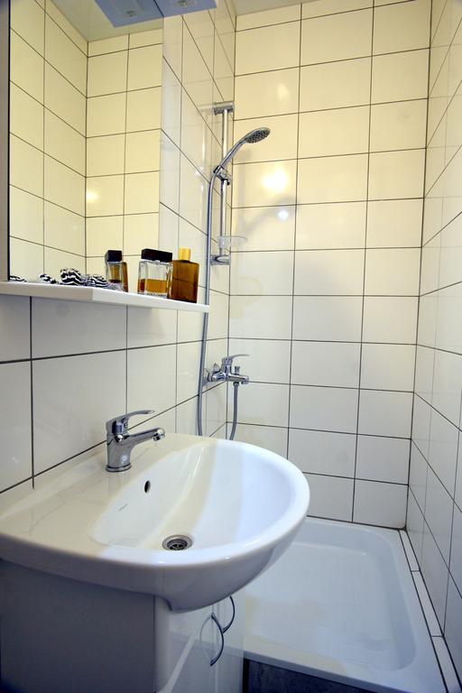 54A Tselinogradskaia Str At Alekseevka Underground Charków Zewnętrze zdjęcie